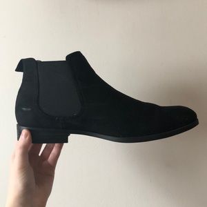 H&M men’s booties.